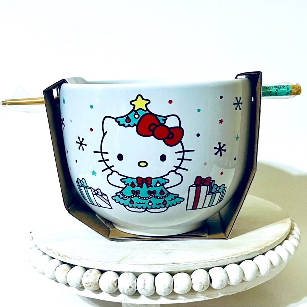 Hello Kitty Christmas Noodle Bowl